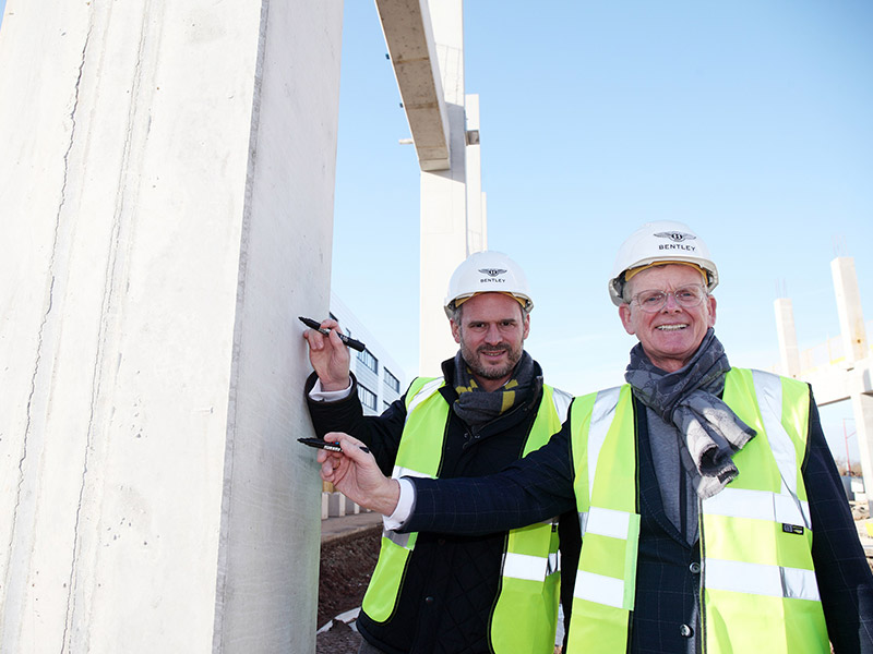 بنتلي تدشّن  كلاً من مركز جودة الإطلاق والمركز التقني الهندسي الجديدين لتعزيز  مكانتها في عالم الاستدامة